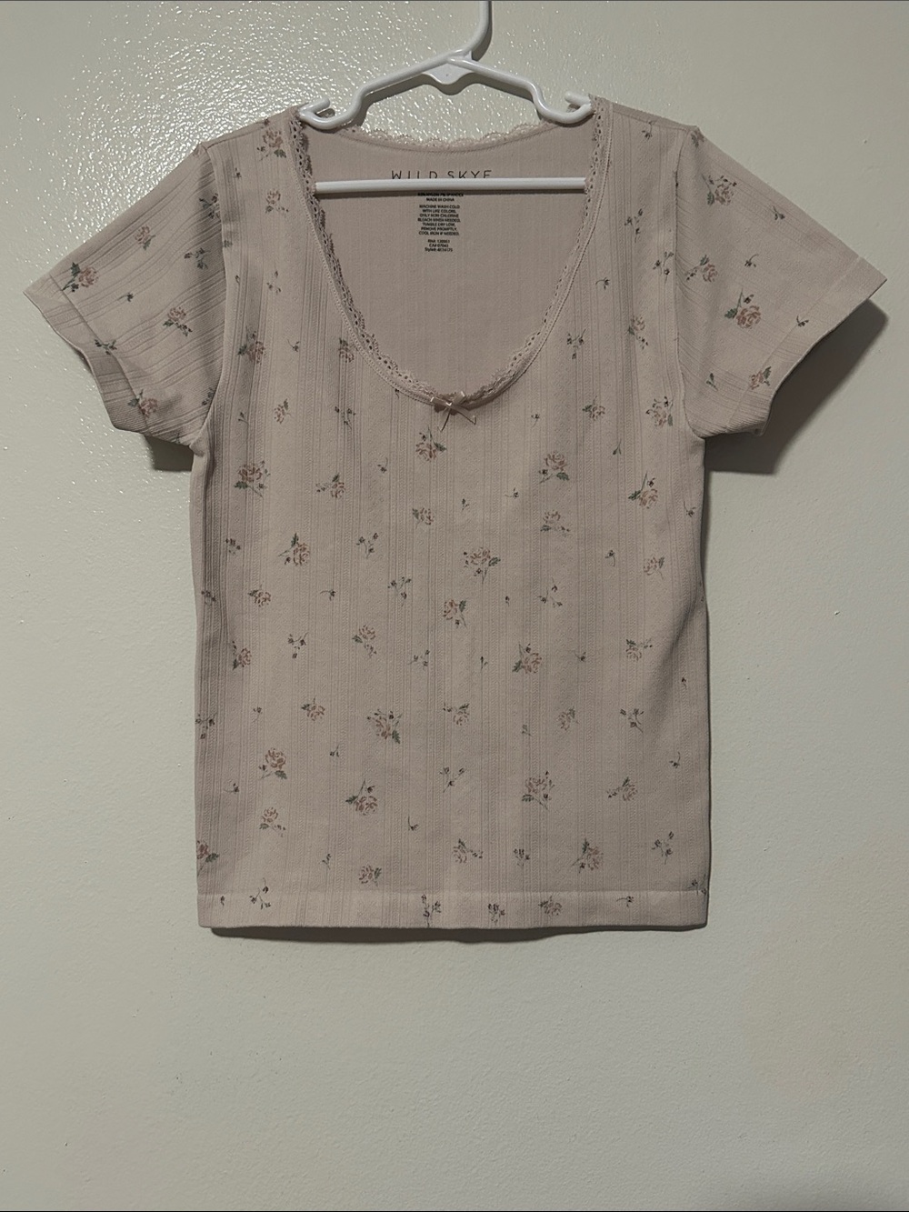 Wild Fable Floral Scoop Neck Short Sleeve Top in Light Pink